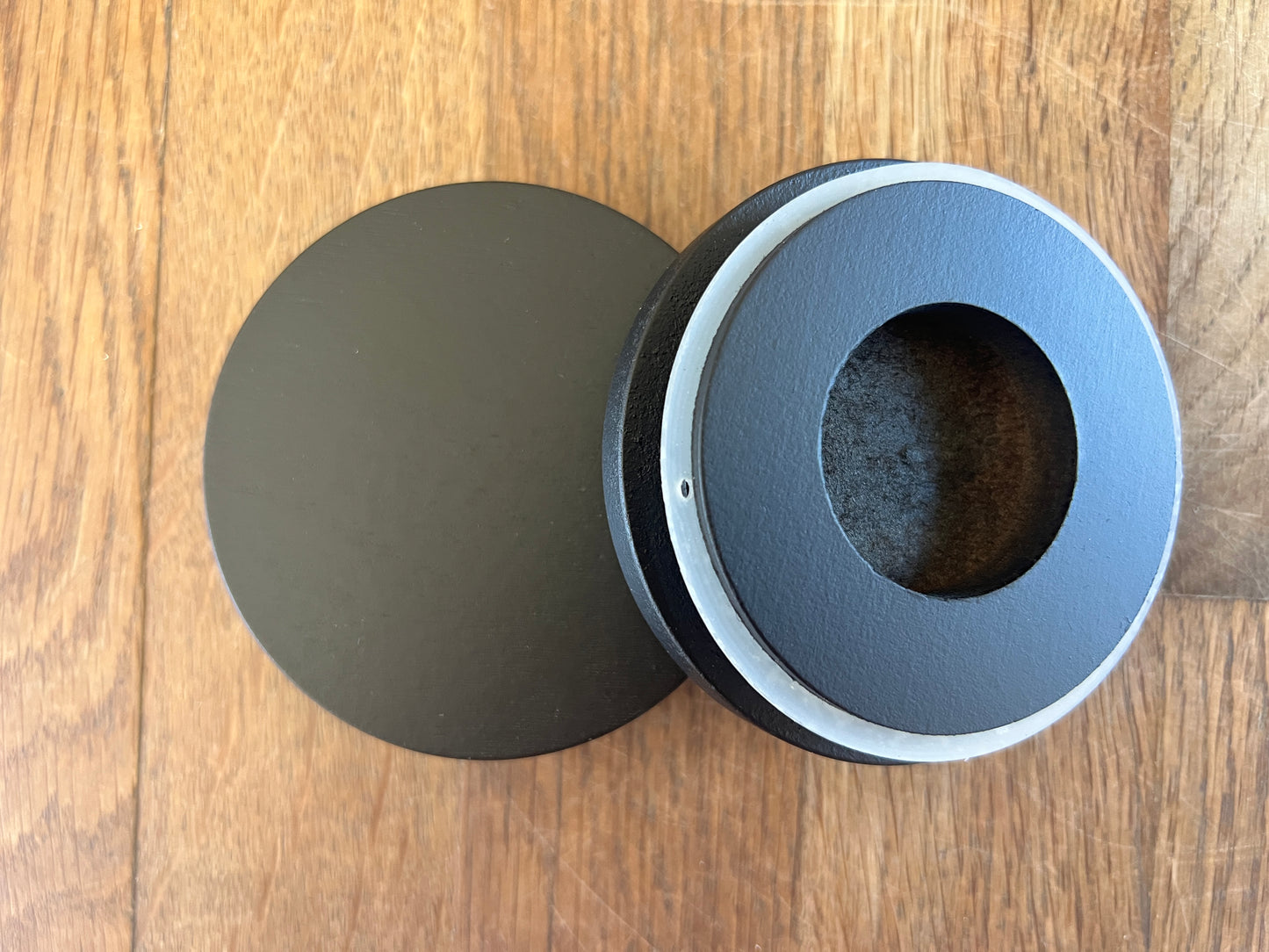 Oxford/cambridge Medium Painted Black Timber Lid